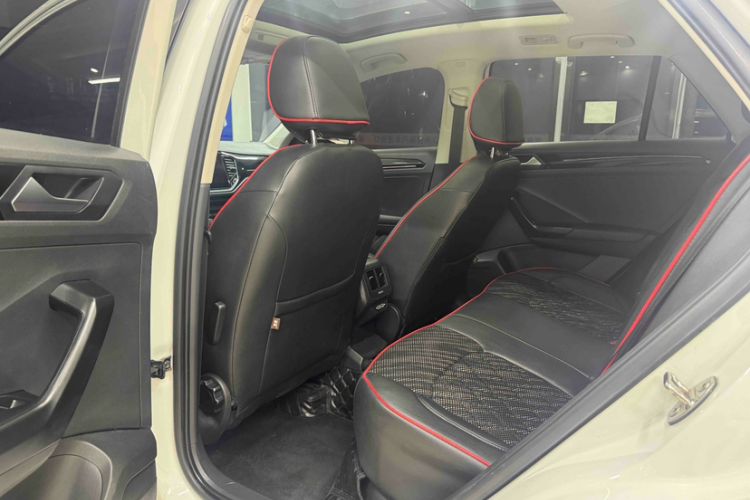 Used Volkswagen T-ROC 2021 280TSI DSG Two-Wheel Drive Comfort Connect Edition Interior 9