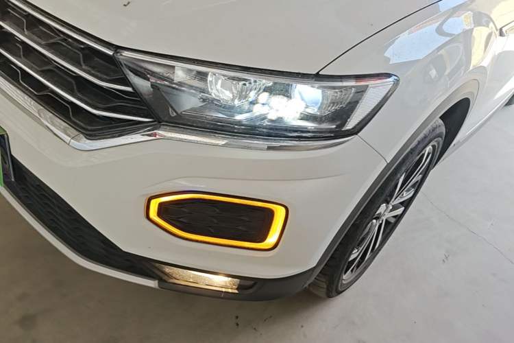 Used Volkswagen T-ROC 2021 280TSI DSG Two-Wheel Drive Comfort Connect 30th Anniversary Edition Left Front Headlight