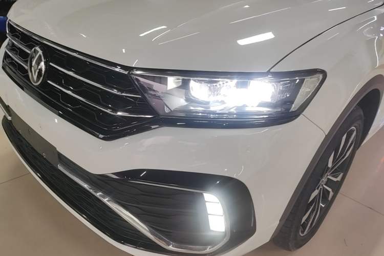 Used Volkswagen T-ROC 2021 Revised Version 280TSI DSG Two-Wheel Drive R-Line Pro Connected Car Edition Left Front Headlight