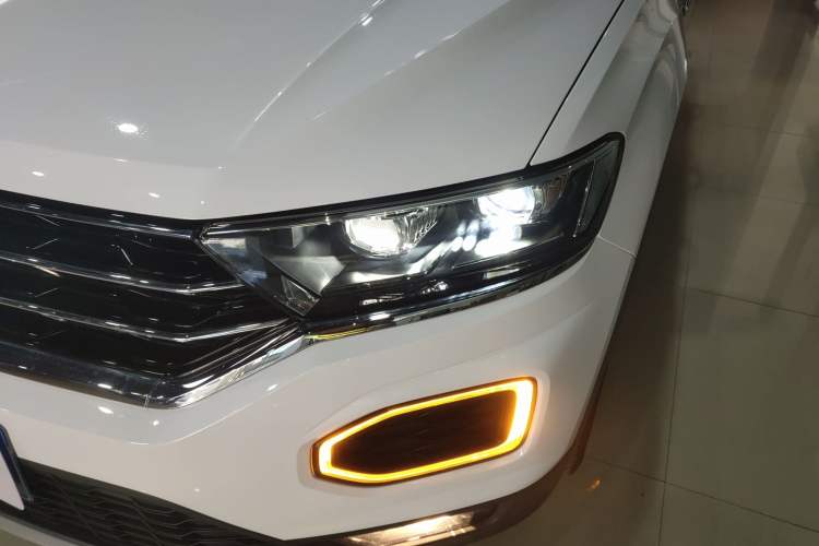 Used Volkswagen T-ROC 2021 Revised Version 280TSI DSG Two-Wheel Drive Comfort & Smart Connectivity Edition Left Front Headlight