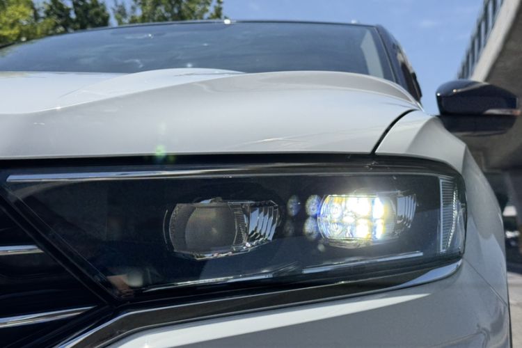 Used Volkswagen T-ROC 2021 280TSI DSG Two-Wheel Drive Comfort Connect 30th Anniversary Edition Left Front Headlight