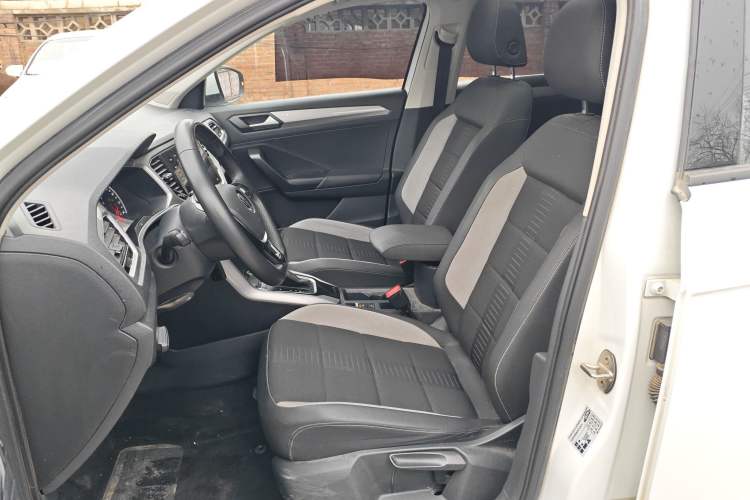 Used Volkswagen T-ROC 2021 Revised Version 280TSI DSG Two-Wheel Drive Elite Connect Edition Left Front Seat