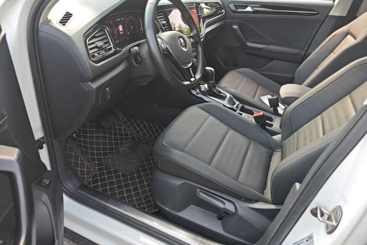 Used Volkswagen T-ROC 2021 280TSI DSG Two-Wheel Drive Comfort Connect Edition Left Front Seat