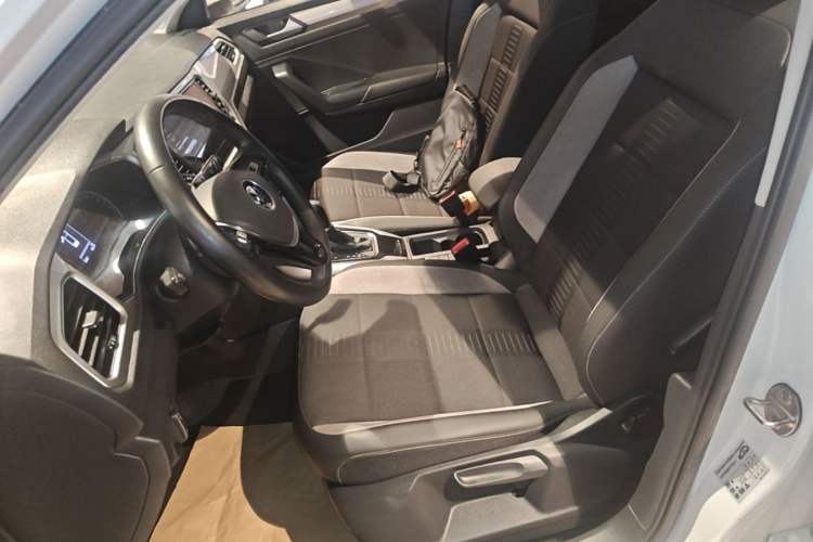 Used Volkswagen T-ROC 2021 Revised Version 280TSI DSG Two-Wheel Drive Elite Connect Edition Left Front Seat