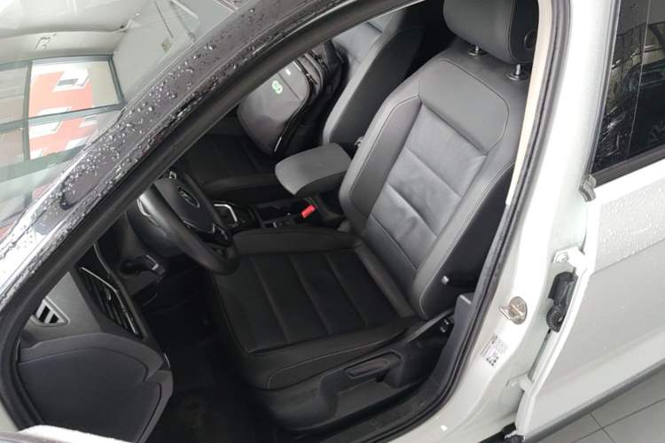 Used Volkswagen T-ROC 2021 Revised Version 280TSI DSG Two-Wheel Drive Comfort & Smart Connectivity Edition Left Front Seat