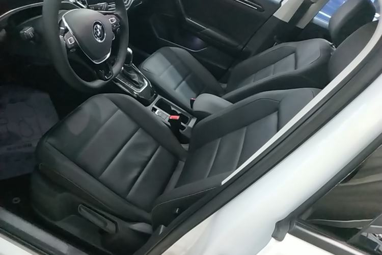 Used Volkswagen T-ROC 2021 280TSI DSG Two-Wheel Drive Comfort Connect Edition Left Front Seat