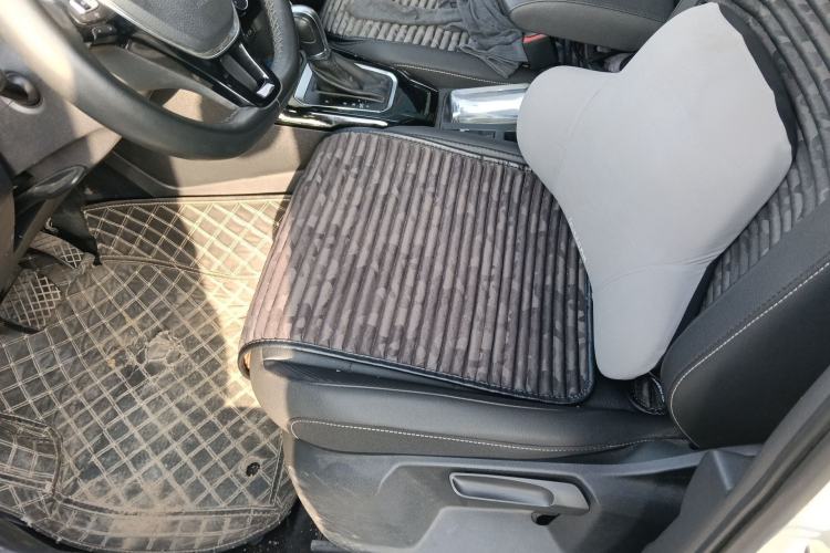 Used Volkswagen T-ROC 2021 Revised Version 280TSI DSG Two-Wheel Drive Comfort & Smart Connectivity Edition Left Front Seat