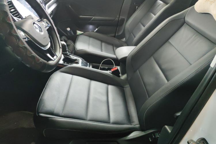 Used Volkswagen T-ROC 2021 280TSI DSG Two-Wheel Drive Comfort Connect Edition Left Front Seat