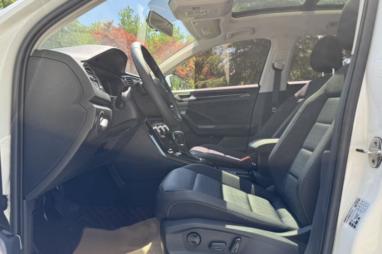 Used Volkswagen T-ROC 2021 280TSI DSG Two-Wheel Drive Comfort Connect Edition Left Front Seat