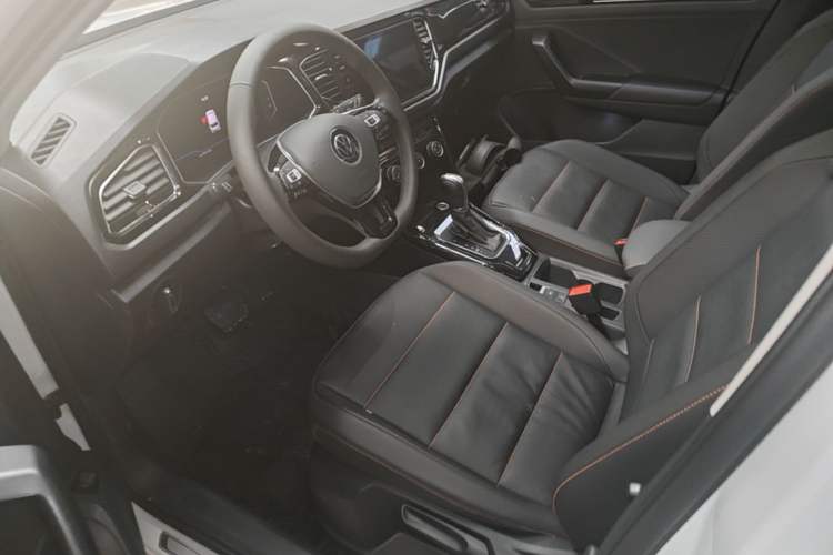 Used Volkswagen T-ROC 2021 280TSI DSG Two-Wheel Drive Comfort Connect 30th Anniversary Edition Left Front Seat
