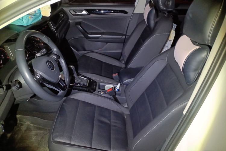 Used Volkswagen T-ROC 2021 Revised Version 280TSI DSG Two-Wheel Drive Comfort & Smart Connectivity Edition Left Front Seat