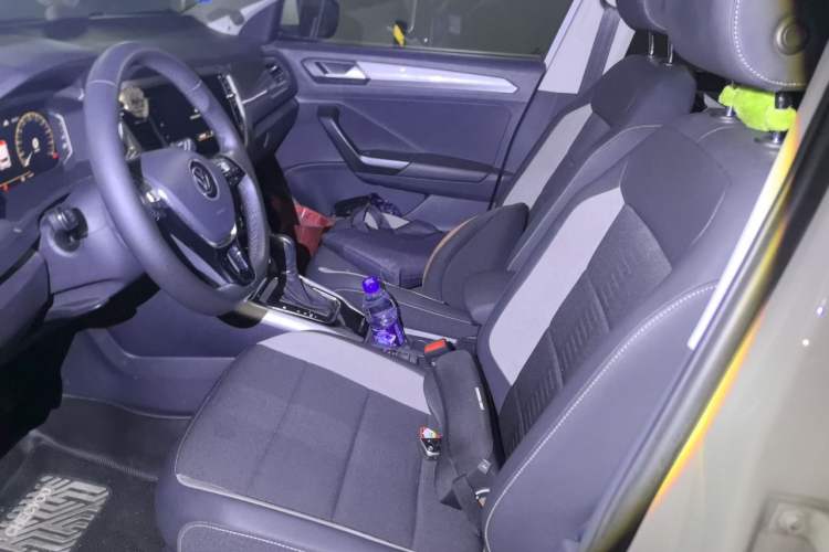 Used Volkswagen T-ROC 2021 Revised Version 280TSI DSG Two-Wheel Drive Elite Connect Edition Left Front Seat