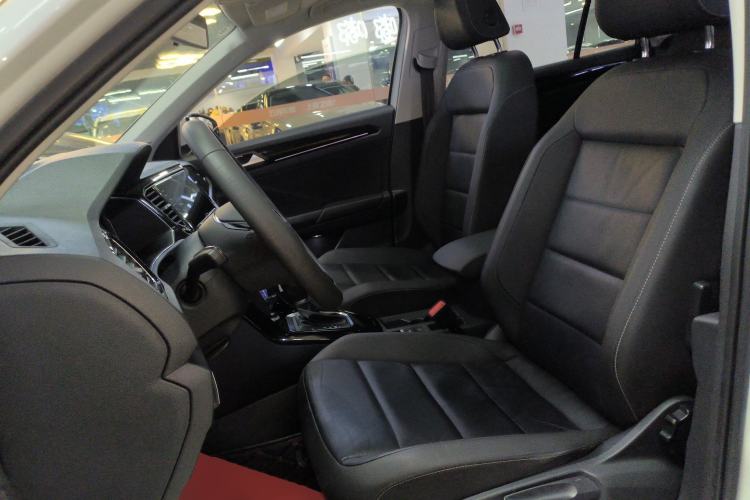 Used Volkswagen T-ROC 2021 280TSI DSG Two-Wheel Drive Comfort Connect Edition Left Front Seat