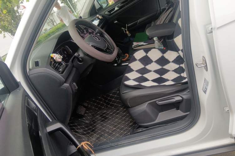 Used Volkswagen T-ROC 2021 280TSI DSG Two-Wheel Drive Comfort Connect Edition Left Front Seat