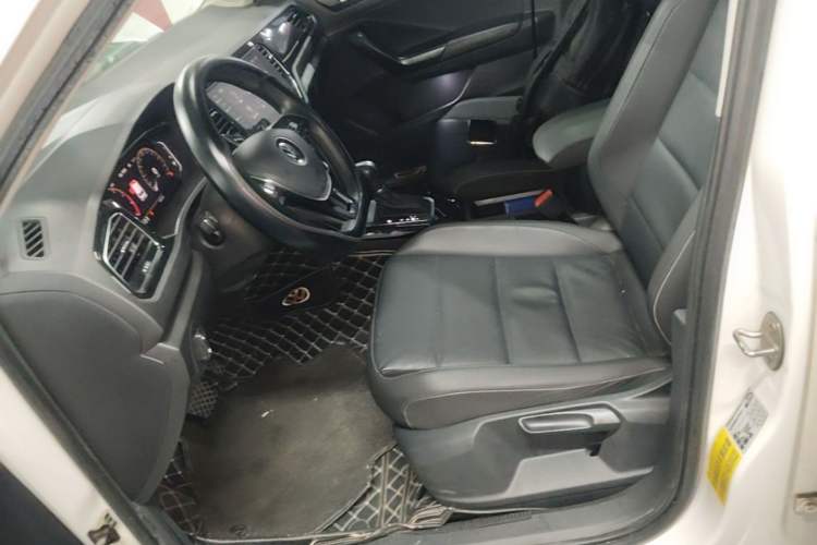 Used Volkswagen T-ROC 2021 Revised Version 280TSI DSG Two-Wheel Drive Comfort & Smart Connectivity Edition Left Front Seat