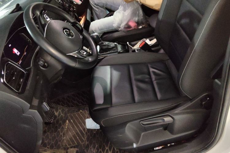 Used Volkswagen T-ROC 2021 280TSI DSG Two-Wheel Drive Comfort Connect Edition Left Front Seat