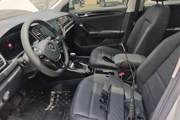 Used Volkswagen T-ROC 2021 280TSI DSG Two-Wheel Drive Comfort Connect Edition Left Front Seat