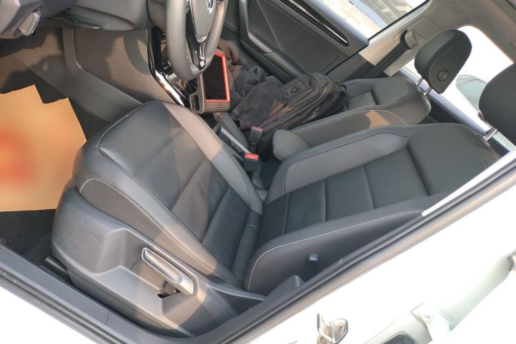 Used Volkswagen T-ROC 2021 280TSI DSG Two-Wheel Drive Comfort Connect Edition Left Front Seat