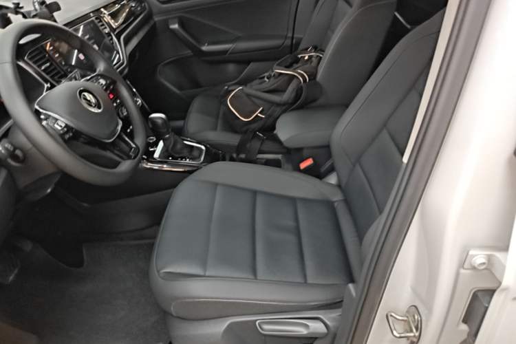 Used Volkswagen T-ROC 2021 280TSI DSG Two-Wheel Drive Comfort Connect Edition Left Front Seat