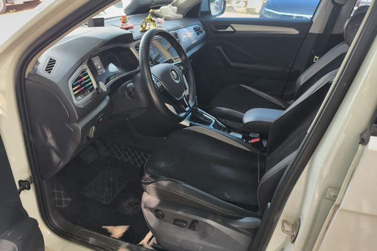 Used Volkswagen T-ROC 2021 280TSI DSG Two-Wheel Drive Elite Connect Edition Left Front Seat
