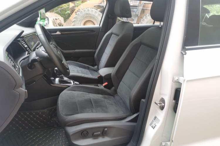 Used Volkswagen T-ROC 2021 Revised Version 280TSI DSG All-Wheel Drive Luxury Connected Edition Left Front Seat