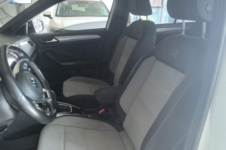 Used Volkswagen T-ROC 2021 280TSI DSG Two-Wheel Drive R-Line Pro Connected Version Left Front Seat
