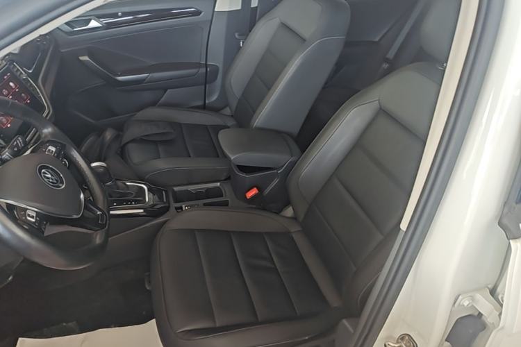 Used Volkswagen T-ROC 2021 280TSI DSG Two-Wheel Drive Comfort Connect Edition Left Front Seat
