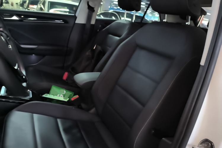 Used Volkswagen T-ROC 2021 280TSI DSG Two-Wheel Drive Comfort Connect Edition Left Front Seat
