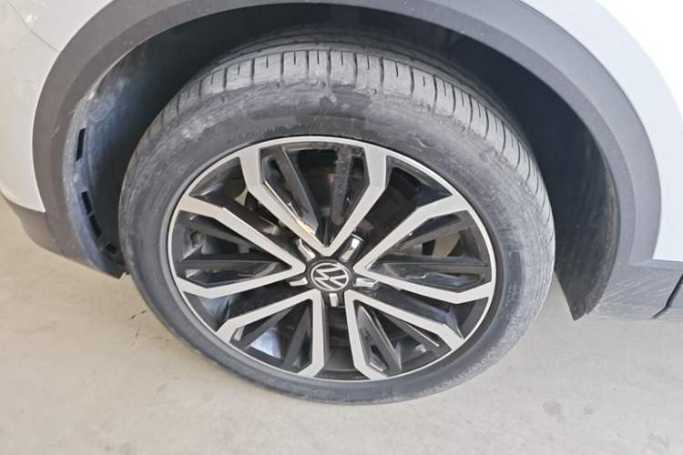 Used Volkswagen T-ROC 2021 280TSI DSG Two-Wheel Drive Comfort Connect 30th Anniversary Edition Left Front Wheel Hub