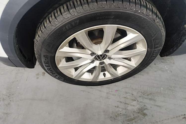 Used Volkswagen T-ROC 2021 280TSI DSG Two-Wheel Drive Elite Connect Edition Left Front Wheel Hub
