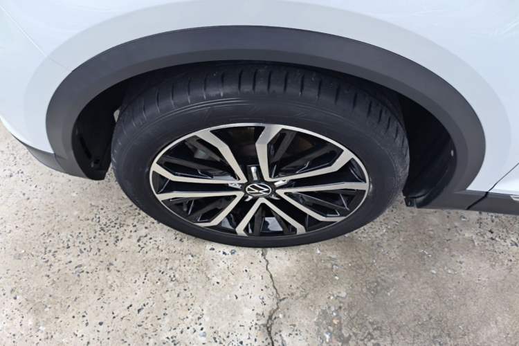 Used Volkswagen T-ROC 2021 280TSI DSG Two-Wheel Drive Comfort Connect Edition Left Front Wheel Hub