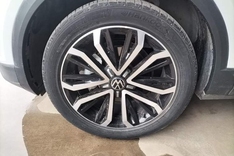 Used Volkswagen T-ROC 2021 280TSI DSG Two-Wheel Drive Comfort Connect Edition Left Front Wheel Hub