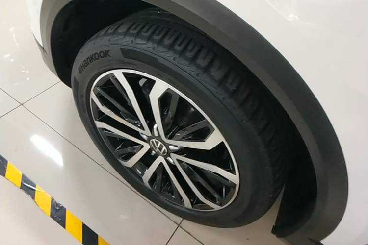 Used Volkswagen T-ROC 2021 280TSI DSG Two-Wheel Drive Comfort Connect Edition Left Front Wheel Hub