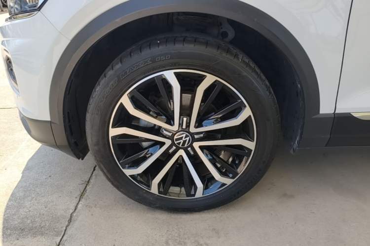 Used Volkswagen T-ROC 2021 Revised Version 280TSI DSG Two-Wheel Drive Comfort & Smart Connectivity Edition Left Front Wheel Hub