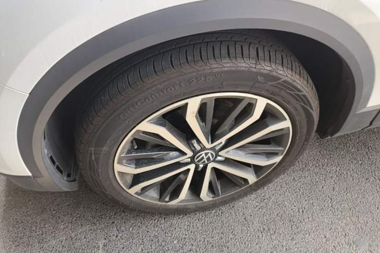 Used Volkswagen T-ROC 2021 280TSI DSG Two-Wheel Drive Comfort Connect Edition Left Front Wheel Hub