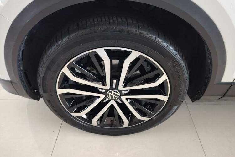 Used Volkswagen T-ROC 2021 280TSI DSG Two-Wheel Drive Comfort Connect Edition Left Front Wheel Hub