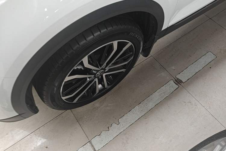 Used Volkswagen T-ROC 2021 280TSI DSG Two-Wheel Drive Comfort Connect 30th Anniversary Edition Left Front Wheel Hub