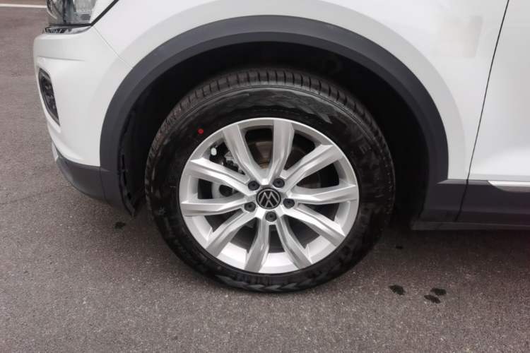 Used Volkswagen T-ROC 2021 Revised Version 280TSI DSG Two-Wheel Drive Elite Connect Edition Left Front Wheel Hub