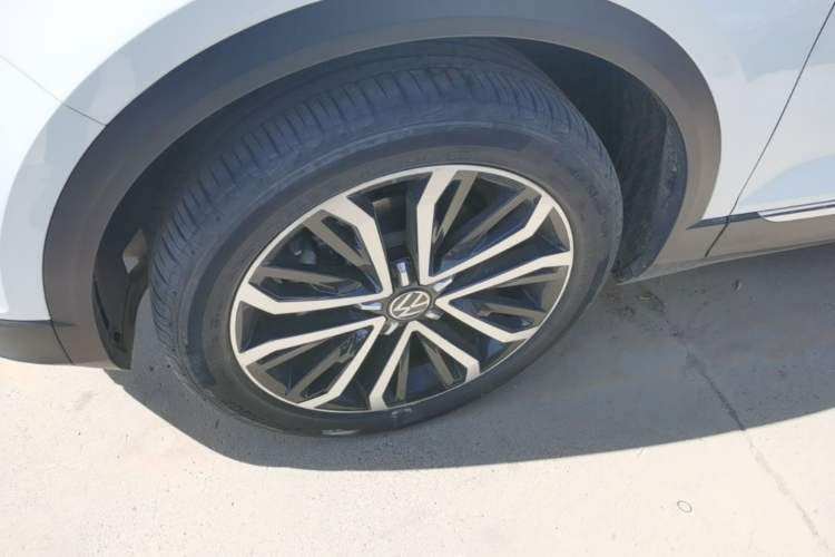 Used Volkswagen T-ROC 2021 Revised Version 280TSI DSG Two-Wheel Drive Comfort & Smart Connectivity Edition Left Front Wheel Hub