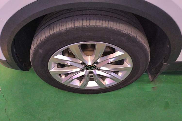 Used Volkswagen T-ROC 2021 280TSI DSG Two-Wheel Drive Elite Connect Edition Left Front Wheel Hub
