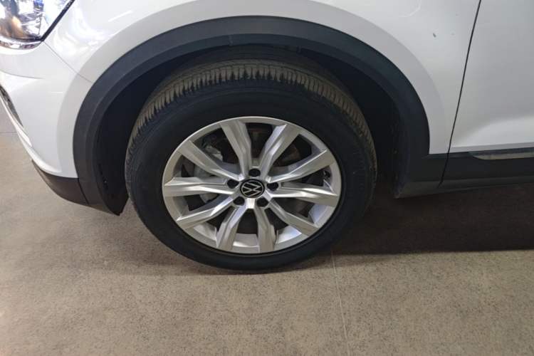 Used Volkswagen T-ROC 2021 Revised Version 280TSI DSG Two-Wheel Drive Elite Connect Edition Left Front Wheel Hub