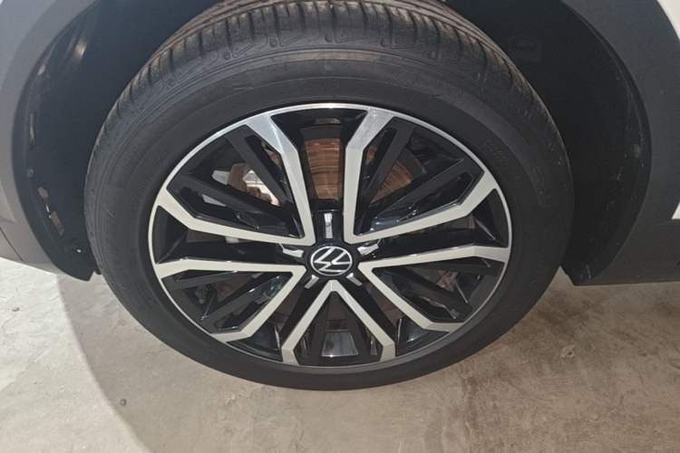 Used Volkswagen T-ROC 2021 280TSI DSG Two-Wheel Drive Comfort Connect Edition Left Front Wheel Hub