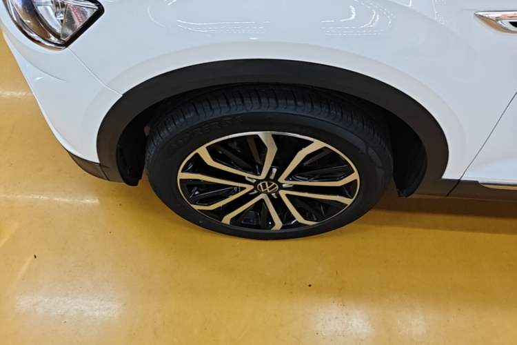 Used Volkswagen T-ROC 2021 280TSI DSG Two-Wheel Drive Comfort Connect Edition Left Front Wheel Hub