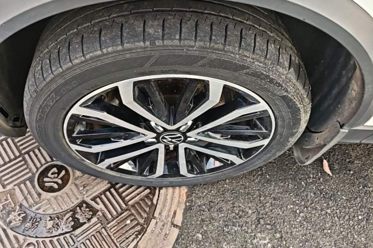 Used Volkswagen T-ROC 2021 280TSI DSG Two-Wheel Drive Comfort Connect Edition Left Front Wheel Hub
