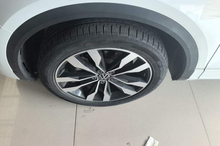 Used Volkswagen T-ROC 2021 280TSI DSG Two-Wheel Drive R-Line Pro Connected Version Left Front Wheel Hub