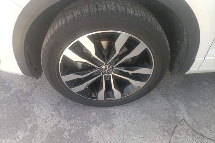 Used Volkswagen T-ROC 2021 280TSI DSG Two-Wheel Drive R-Line Pro Connected Version Left Front Wheel Hub