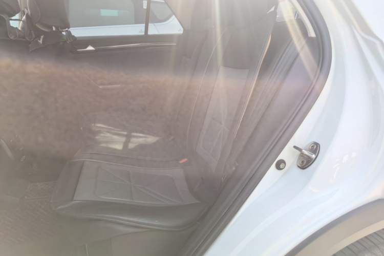 Used Volkswagen T-ROC 2021 280TSI DSG Two-Wheel Drive Comfort Connect Edition Left Rear Seat