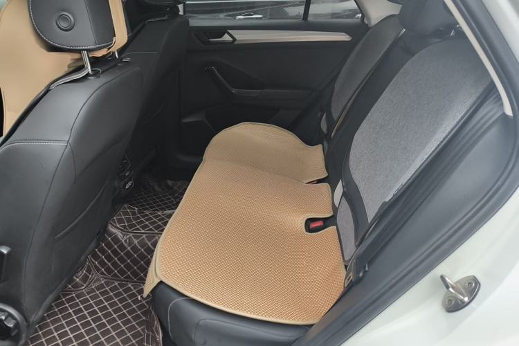 Used Volkswagen T-ROC 2021 280TSI DSG Two-Wheel Drive Elite Connect Edition Left Rear Seat