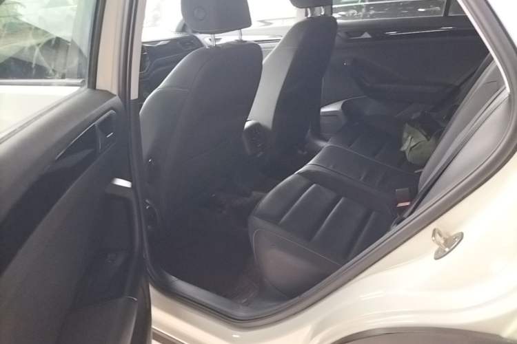 Used Volkswagen T-ROC 2021 280TSI DSG Two-Wheel Drive Comfort Connect Edition Left Rear Seat