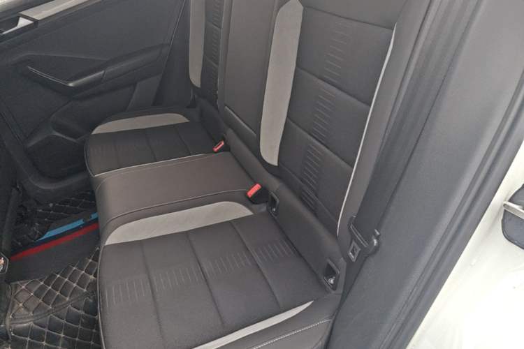 Used Volkswagen T-ROC 2021 280TSI DSG Two-Wheel Drive Elite Connect Edition Left Rear Seat